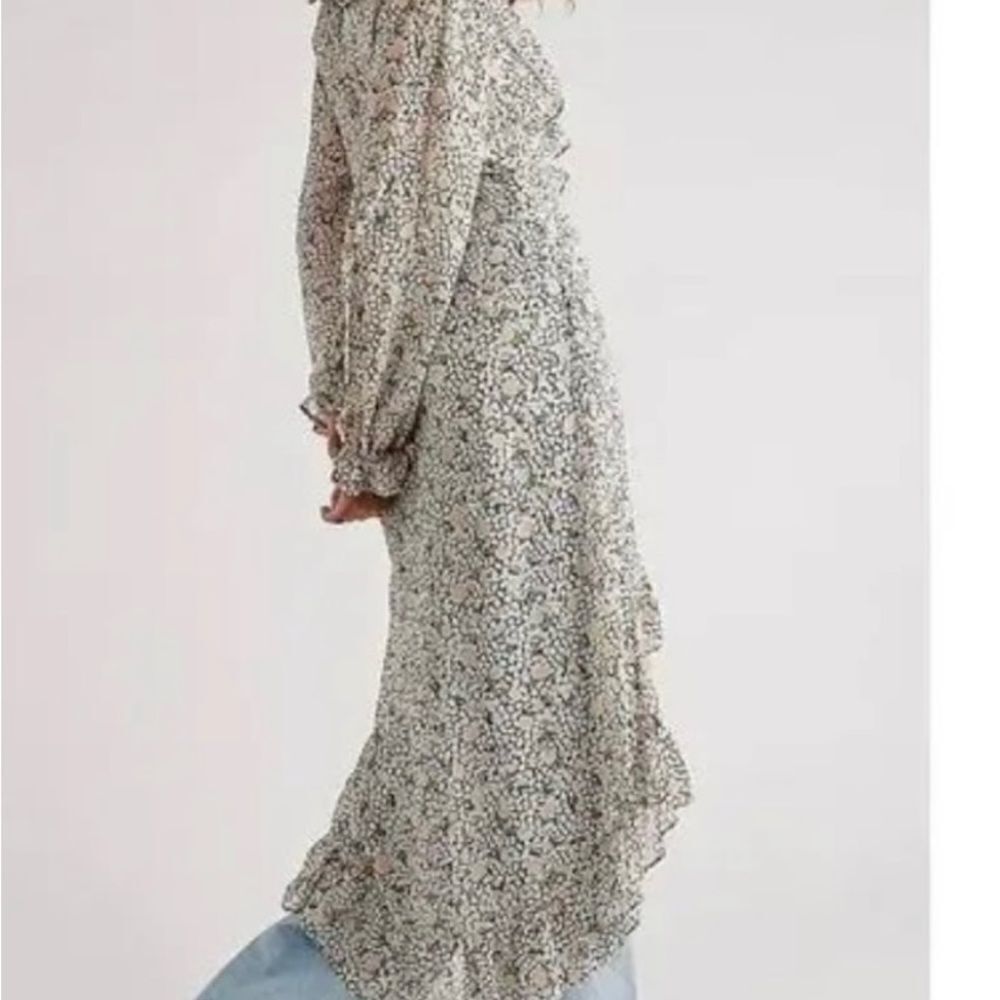NWT Free People Gigi Floral Chiffon
Maxi Top
Retail $198
Size S - Picture 2 of 14
